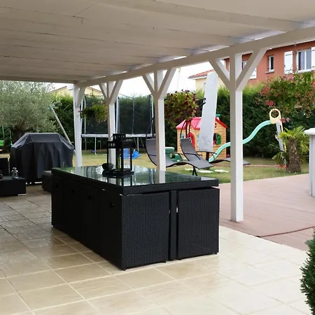 Semesterbostad Maison Privee Avec Piscine Beaurepaire (Isere)