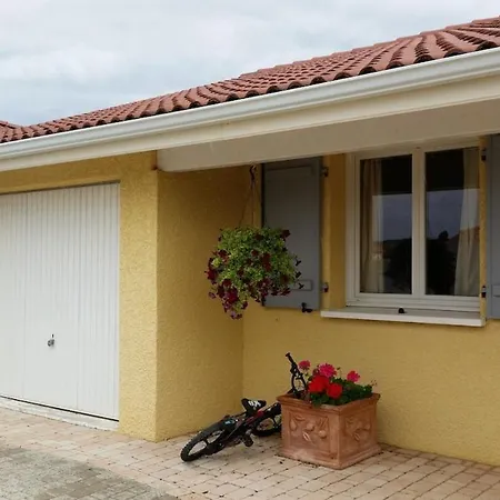 Maison Privee Avec Piscine Semesterbostad Beaurepaire (Isere)