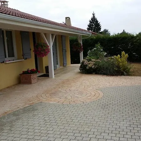 Maison Privee Avec Piscine Semesterbostad Beaurepaire (Isere)
